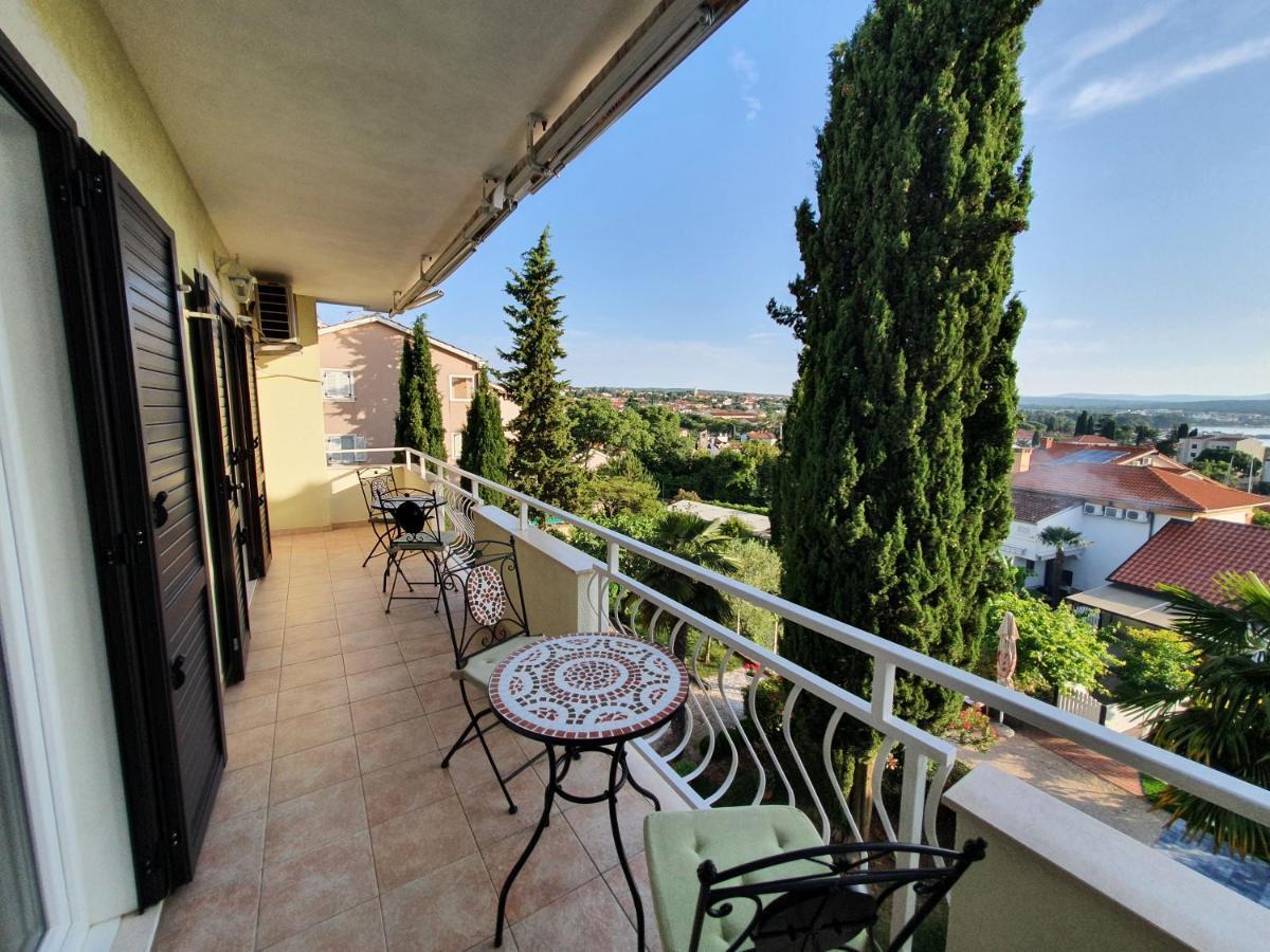 Apartments Zic Малинска Экстерьер фото