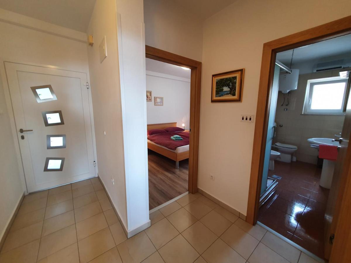 Apartments Zic Малинска Экстерьер фото